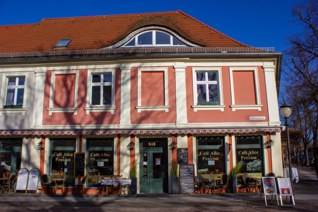 Cafe Alice & Pension Gmbh Potsdam Ngoại thất bức ảnh